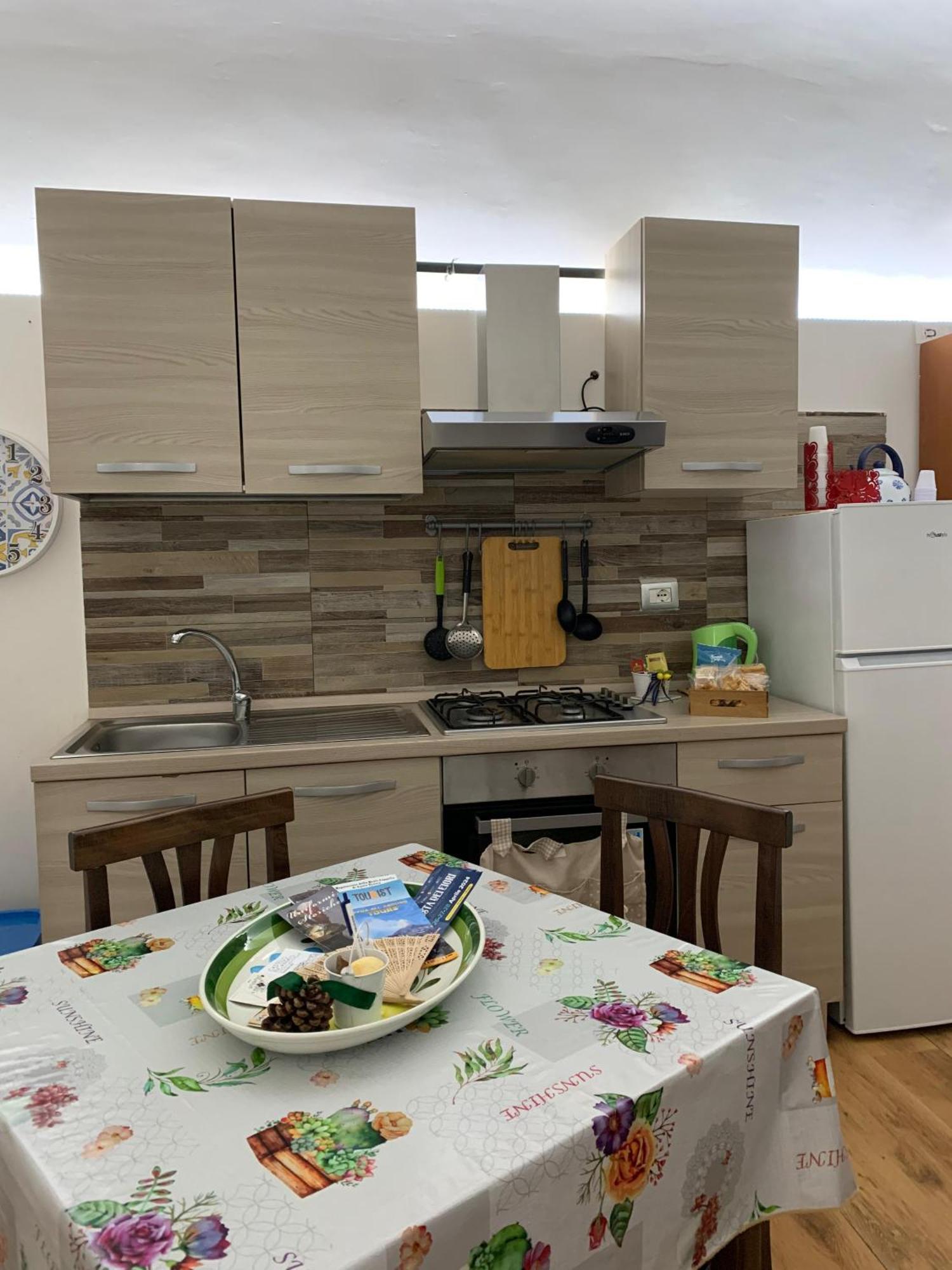 Arco Del Vescovo 1 Hotell Acireale Rom bilde